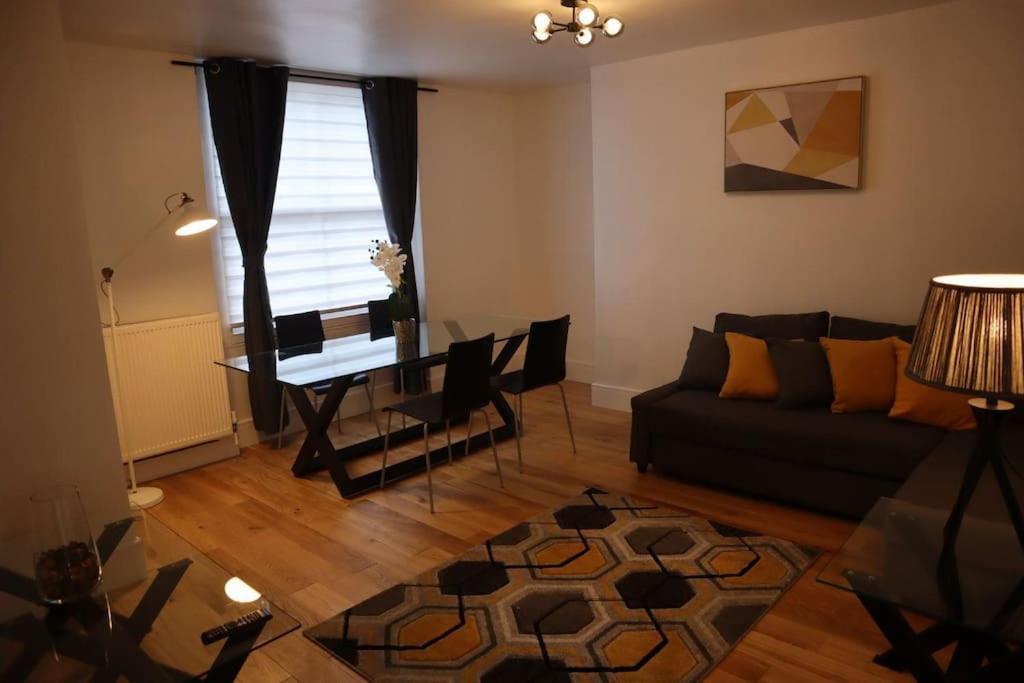 The Basement Apartment London Exterior photo