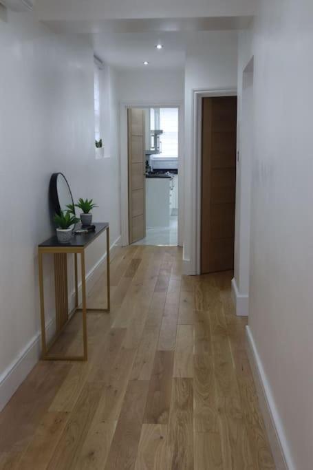 The Basement Apartment London Exterior photo